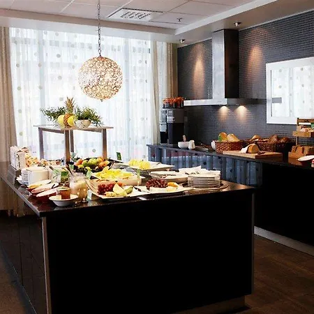 מלון Grand Olav 4*