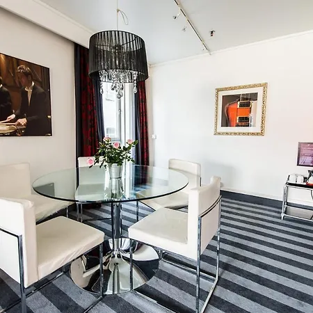 Hotell Grand Olav 4*